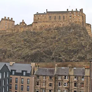 Cosy Castle , Edinburgh United Kingdom